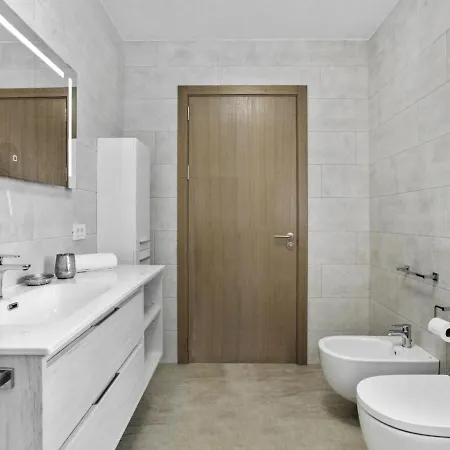Golden Holidays, Heated Pool, Air Con, Internet, Parking 아파트